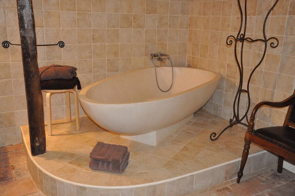Le Lac De Crivito Bed & Breakfast Caraman Room photo