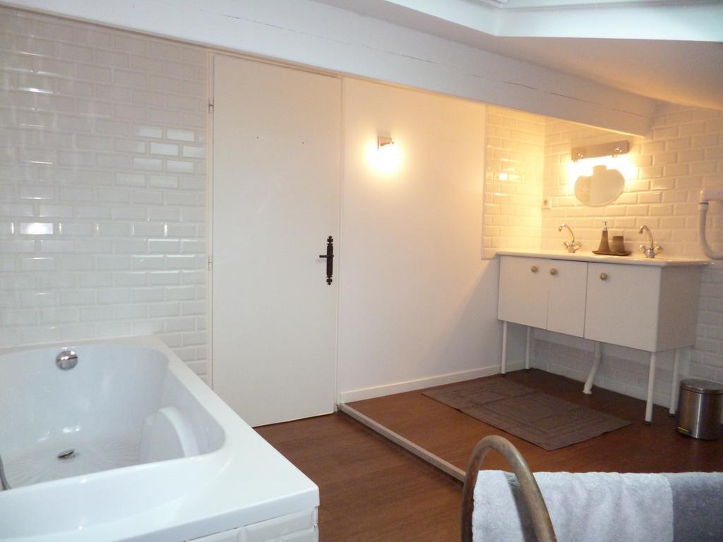 Le Lac De Crivito Bed & Breakfast Caraman Room photo
